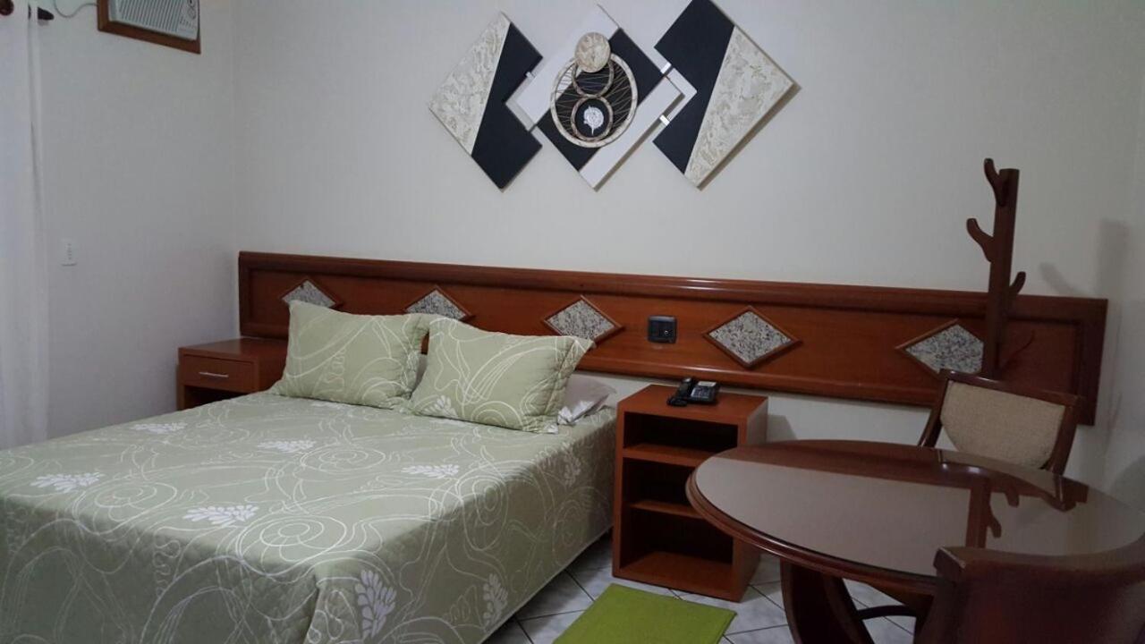 Hotel E Pousada Recanto Do Rio Pardo São José do Rio Pardo Rum bild
