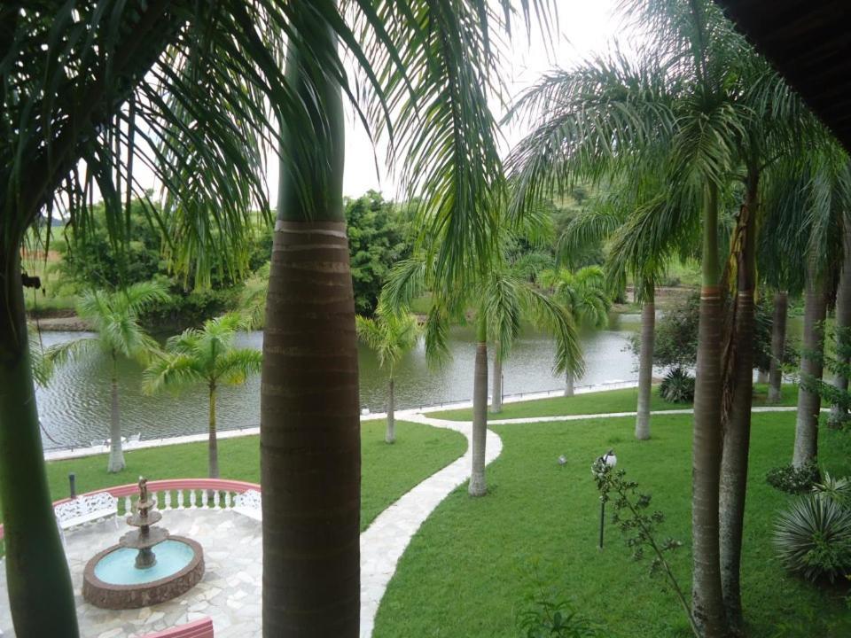 Hotel E Pousada Recanto Do Rio Pardo São José do Rio Pardo Rum bild